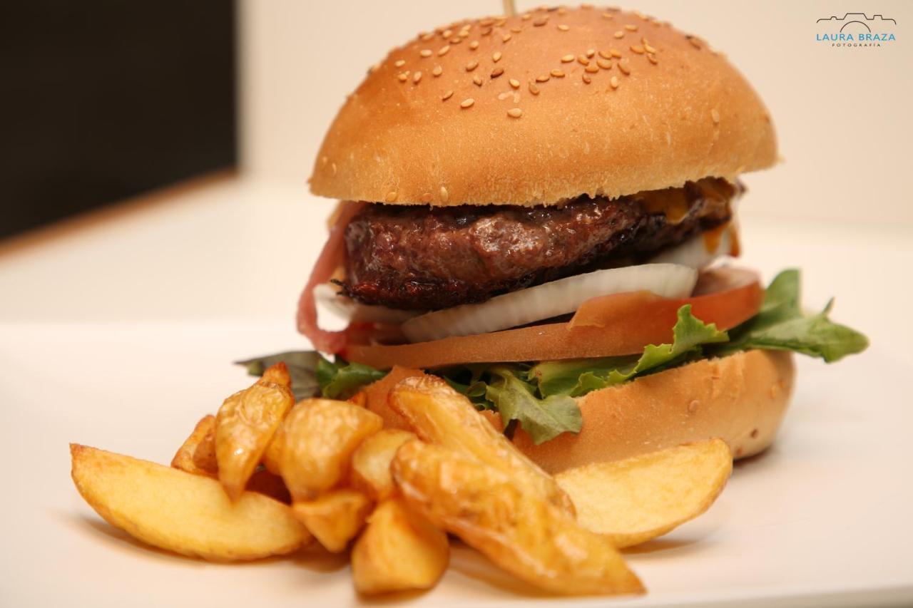 La Janda Hotel Вехер де ла Фронтера Екстериор снимка A hamburger with chips