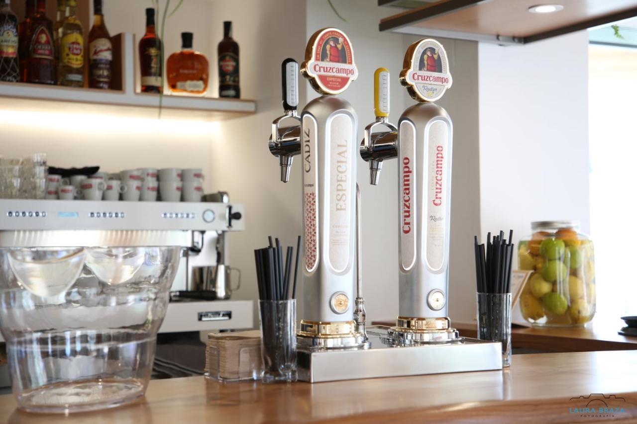 La Janda Hotel Вехер де ла Фронтера Екстериор снимка A beer tap