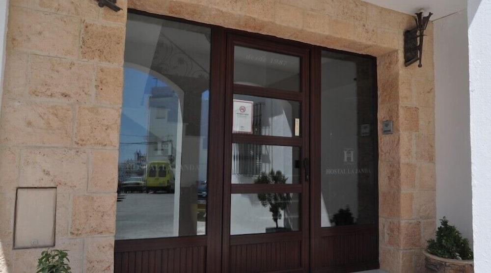 La Janda Hotel Вехер де ла Фронтера Екстериор снимка Entrance to the museum